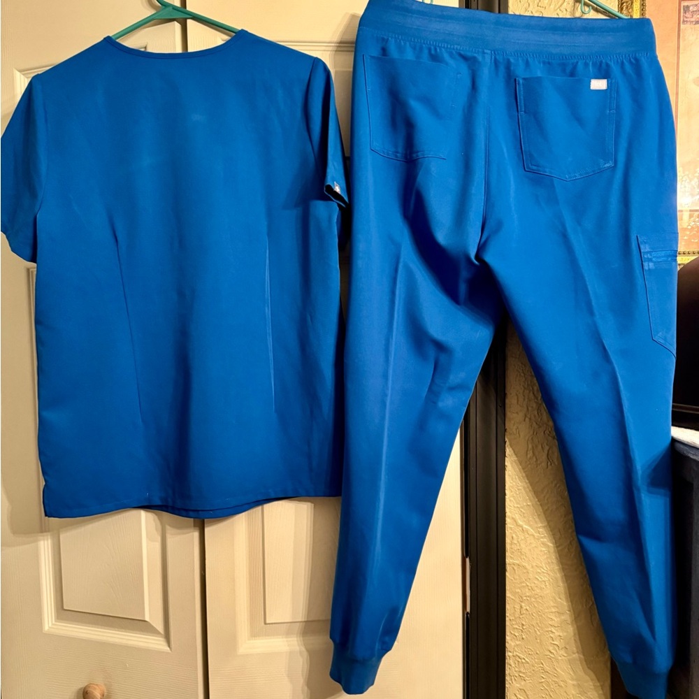 Figs scrubs Ladies size Medium